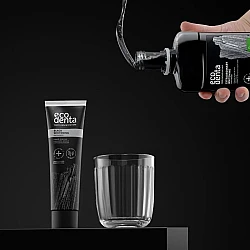 Tečnost za ispiranje usta i izbeljivanje zuba sa eteričnim uljima nane i aktivnim ugljem Ecodenta EXTRA BLACK 500 ml