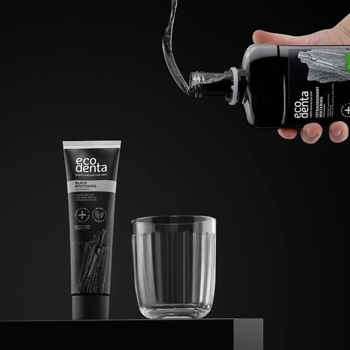 Tečnost za ispiranje usta i izbeljivanje zuba sa eteričnim uljima nane i crnim ugljem Ecodenta EXTRA BLACK 500 ml